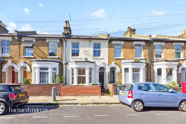 Fenham Road, London, photo 1