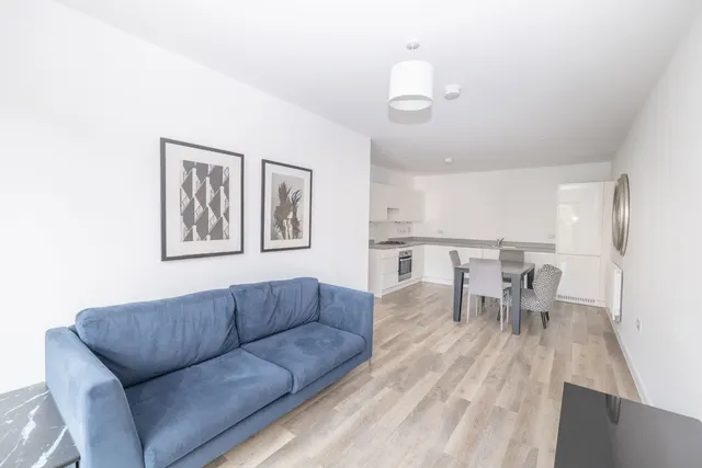 Walnut Tree Close, Guildford, GU1, photo 1