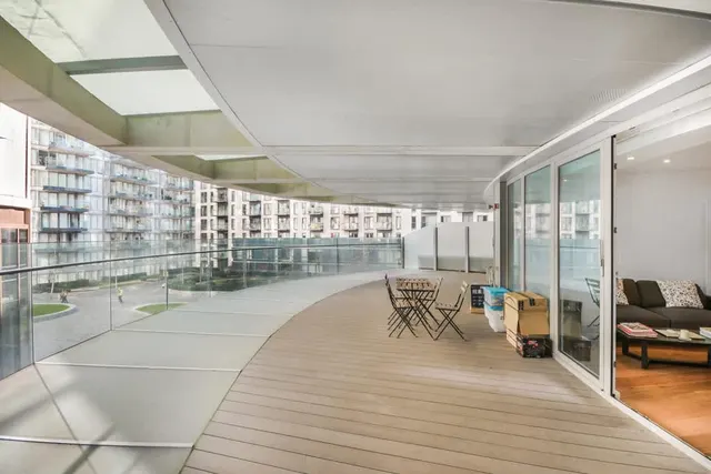 Arena Tower, Crossharbour Plaza, E14, photo 1