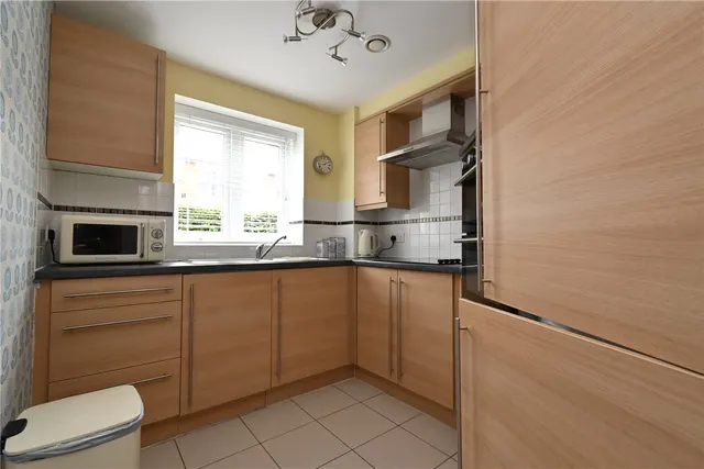 Photo 3 — Emma Court, Southern Road, Basingstoke, RG21