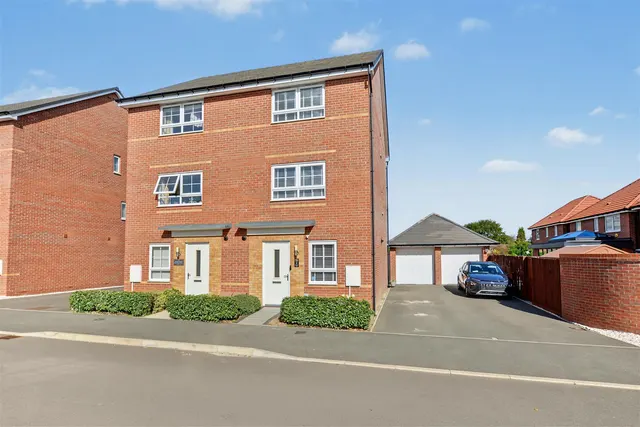 Plessey Road, Beeston, NG9, photo 1
