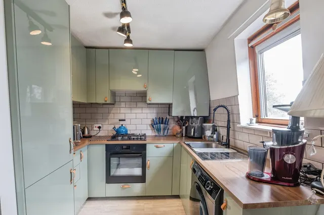 Photo 2 — Queens Road, Brentwood, Essex, CM14