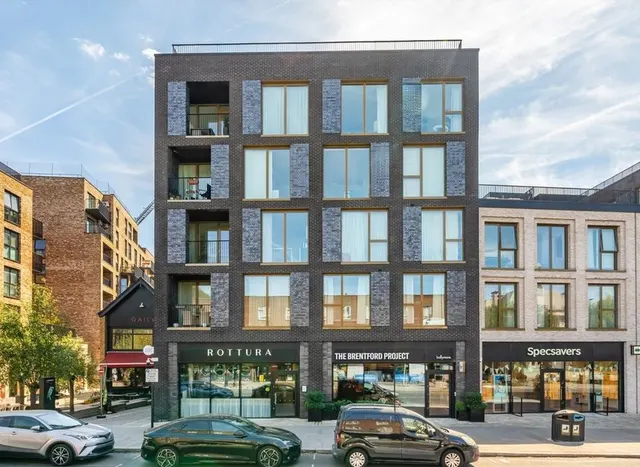 West Bradbury Yard, Brentford, TW8, photo 1