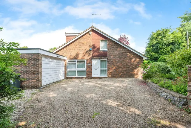 Ermyn Way, Leatherhead, KT22, photo 1