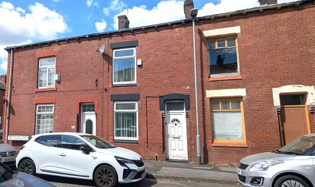 Castleford Street, Chadderton, OL1, photo 1