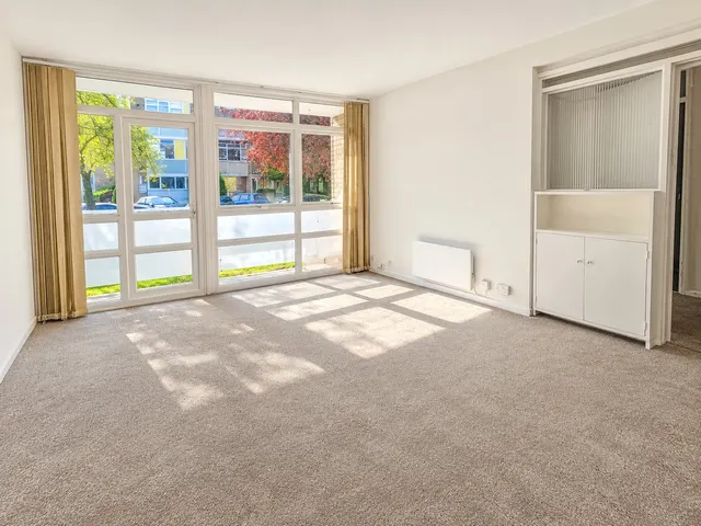 Hill View Court, Woking, GU22, photo 2