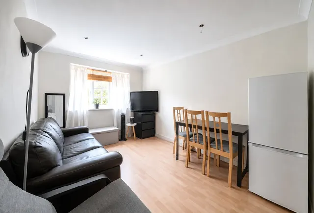 Photo 2 — Wilkins Close, Mitcham, CR4 3SA