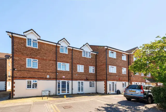 Wilkins Close, Mitcham, CR4 3SA, photo 1