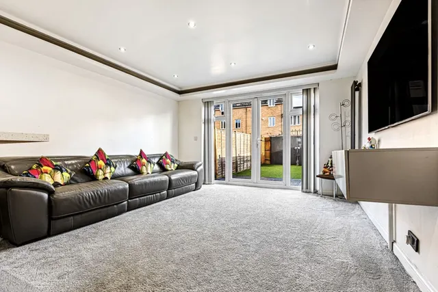 Onyx Crescent, Leicester, LE4, photo 2