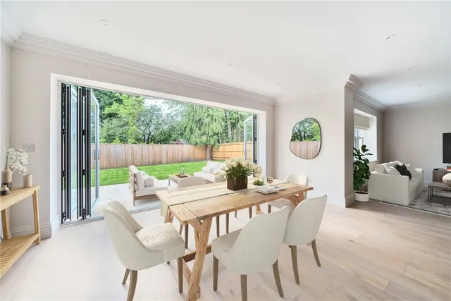 Old Woking Road, Woking, GU22, photo 2