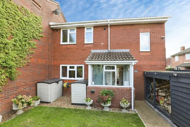 Sycamore Lane, Stafford, ST17, photo 2