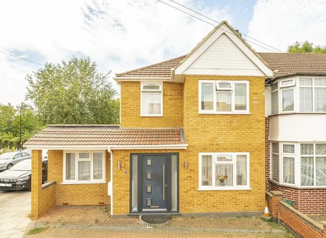 Coniston Avenue, Perivale, UB6, photo 1