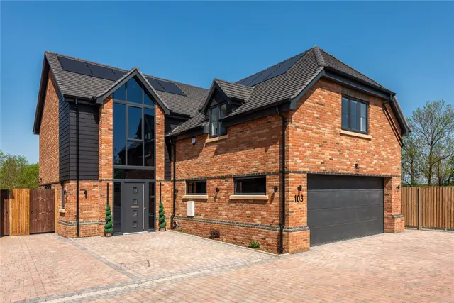 4 bedroom property, Silver End Road, Haynes, MK45