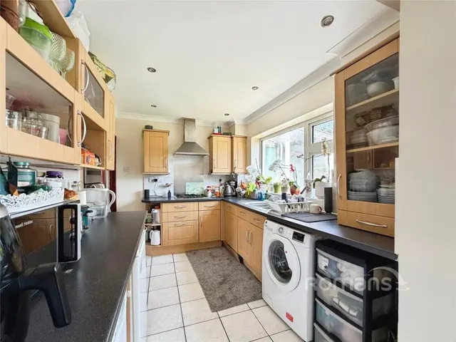Cheyne Way, Farnborough, GU14, photo 3