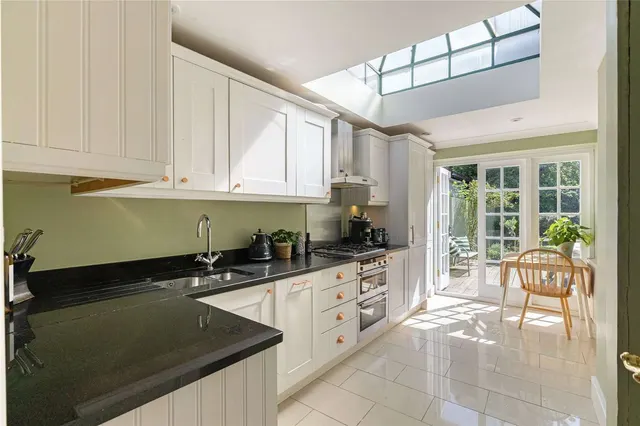 Photo 3 — Keswick Road, Putney, London, SW15 2JE