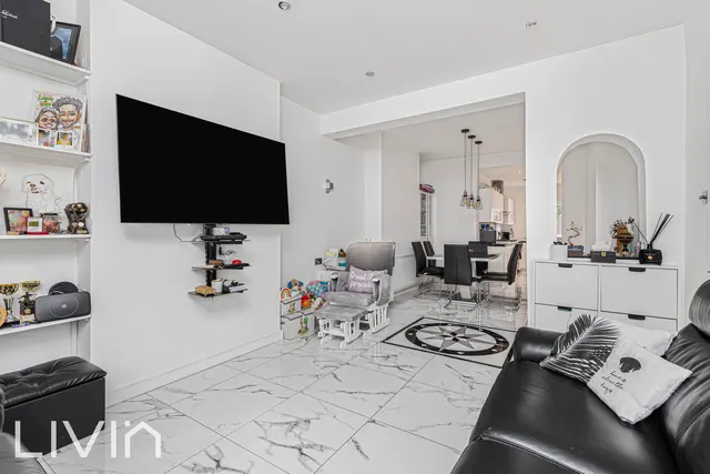 Birdhurst Road, London, SW19, photo 2