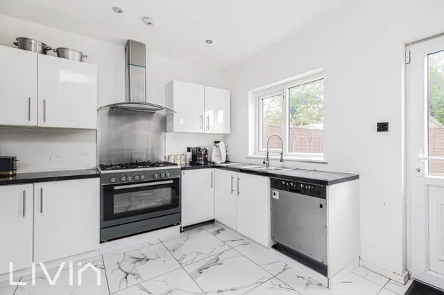 Birdhurst Road, London, SW19, photo 3