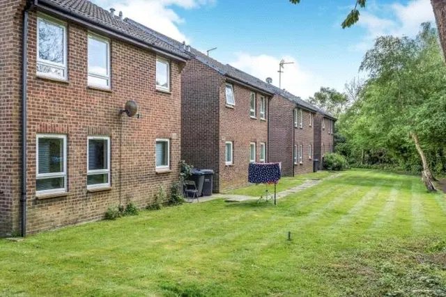 Celia Close, Waterlooville, PO7, photo 1
