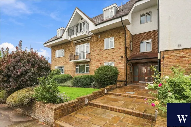 Hendon Lane, Finchley, N3, photo 1