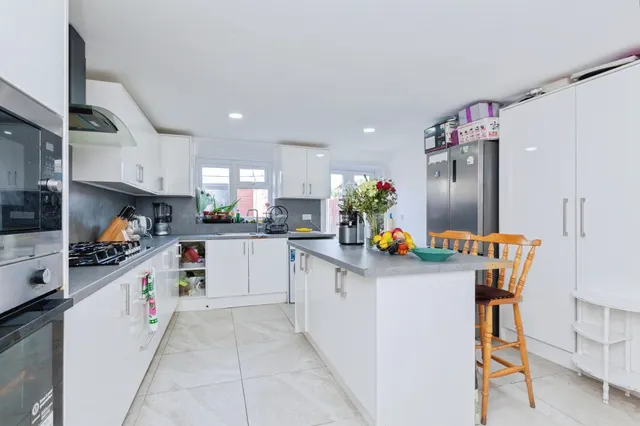 Photo 3 — Twickenham Road, Leicester