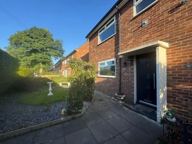 1 bedroom flat, Boxhill Drive, Manchester