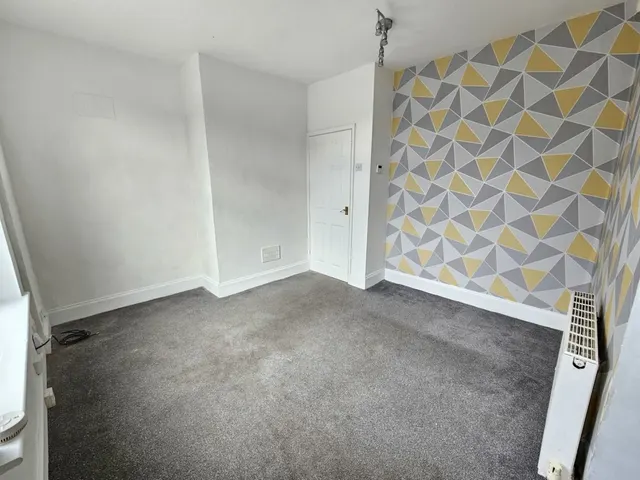 Photo 2 — Dyson Street, Dalton