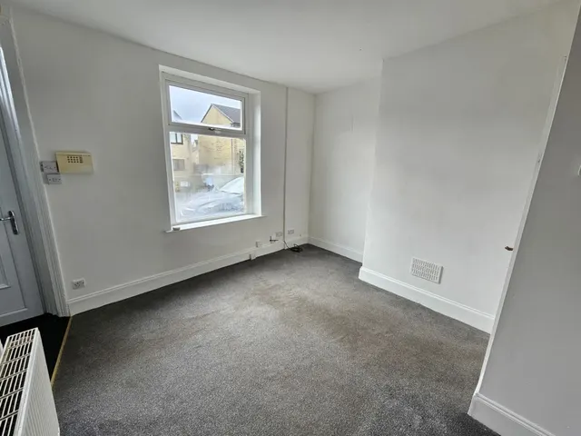 Photo 3 — Dyson Street, Dalton