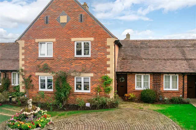 Freemans Gardens, Olney, MK46, photo 1