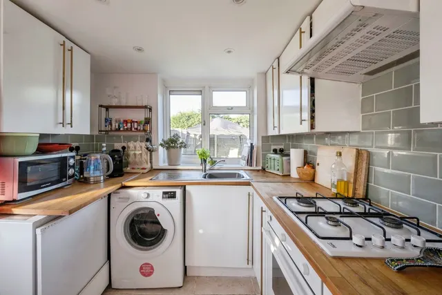 Photo 3 — Derwent Drive, DONCASTER, South Yorkshire, DN3