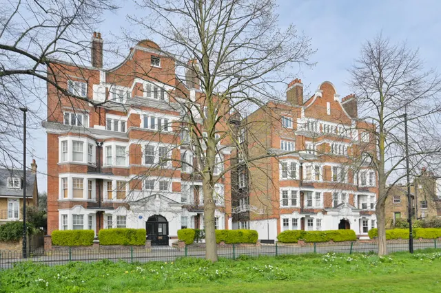 34a Arlington Park Mansions, Sutton Lane North, London, photo 1