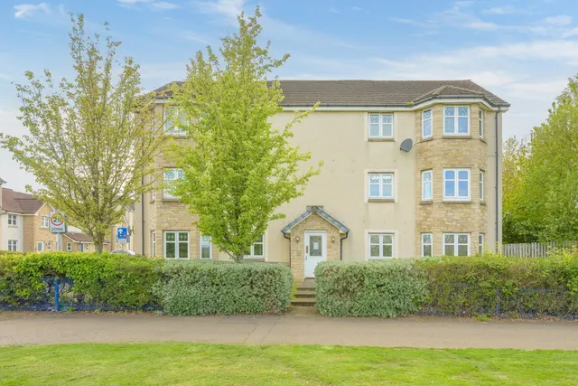 Peasehill Road, Rosyth, KY11 2GB, photo 1