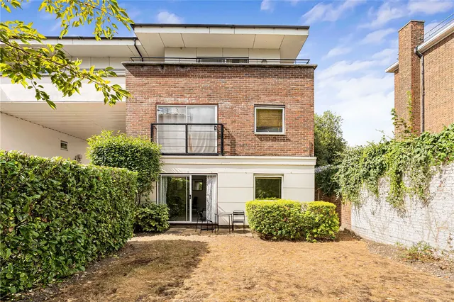 Mill Pond Close, London, SW8, photo 2