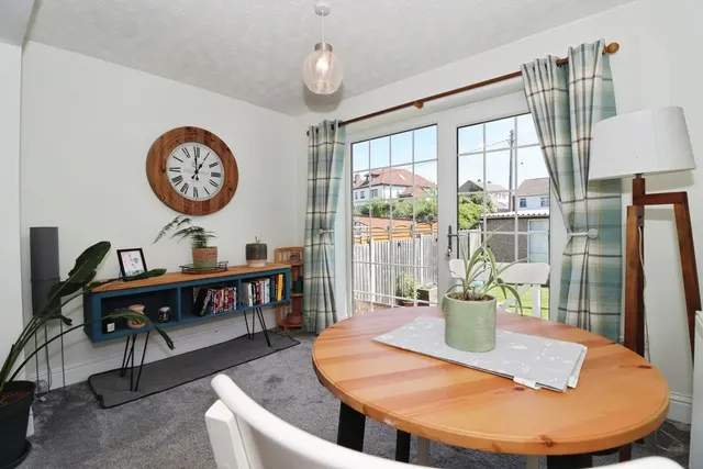 Photo 3 — Woodside Road, Kingswood, Bristol, BS15
