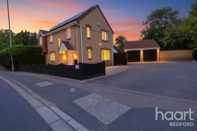 Meadowsweet Drive, Bedford, MK42, photo 1