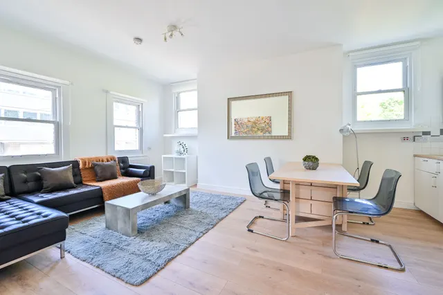 Flat 3, 66 Surrey Square, London, photo 1