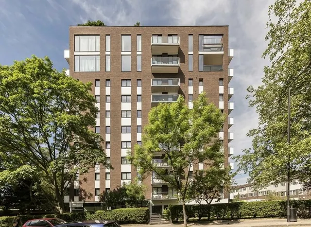 Primrose Hill Road, NW3, photo 1