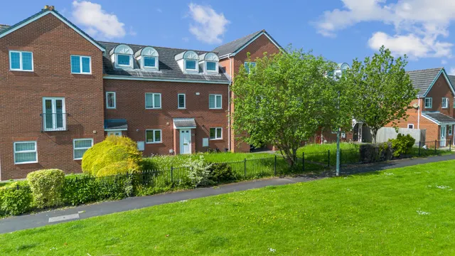 Regency Square, Warrington, Warrington, WA5 0EB, photo 1
