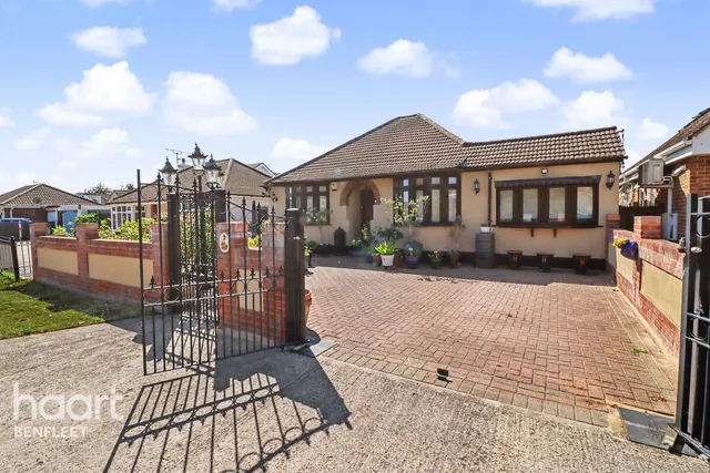 Hawthorn Road, Canvey Island, SS8, photo 1