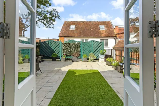 Photo 2 — Caxton Yard, Farnham, Surrey, GU9 7GD