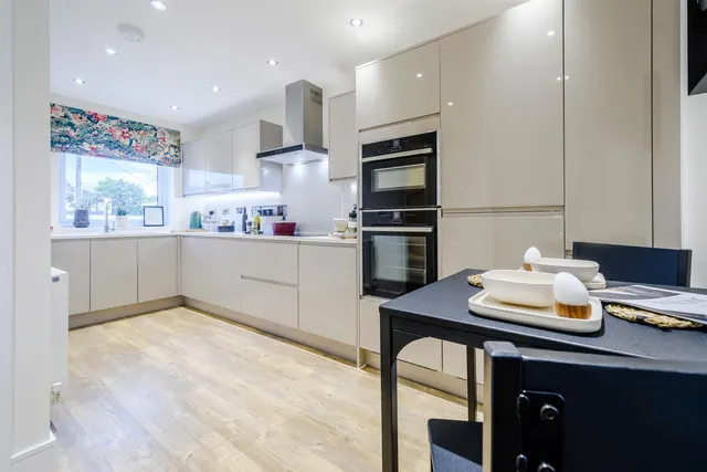 Frome Road, Trowbridge, BA14, photo 3