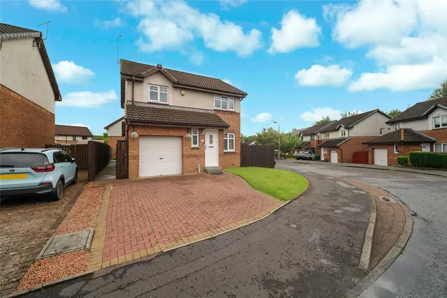 Bridgend Crescent, Moodiesburn, Glasgow, North Lanarkshire, G69, photo 1