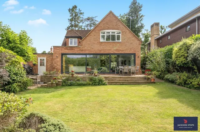 Mentone Avenue, Aspley Guise, MK17, photo 1