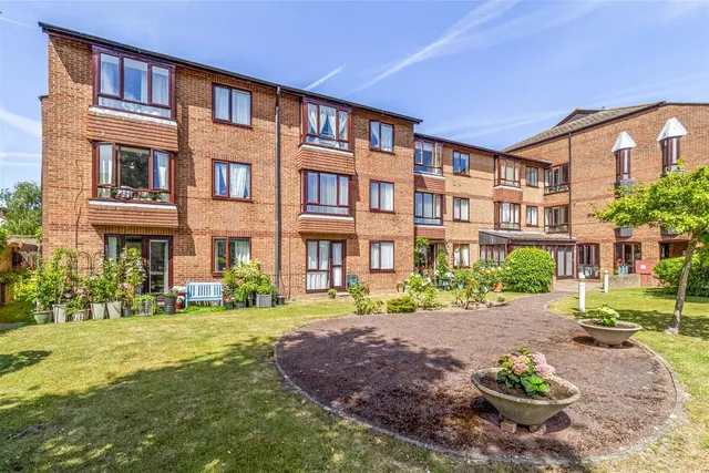 Broadwater Street East, Worthing, photo 1
