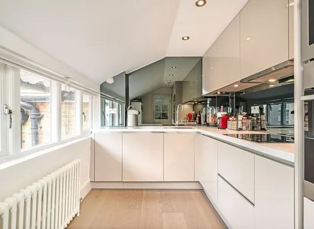 Photo 3 — Campden Hill Road, Kensington, W8