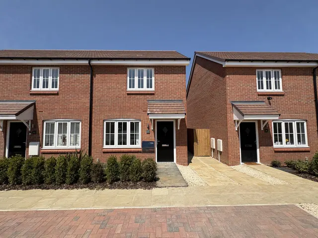 Liscomb Avenue, New Cardington, MK42, photo 1