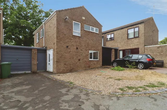 Bamburg Close, Corby, NN18, photo 1
