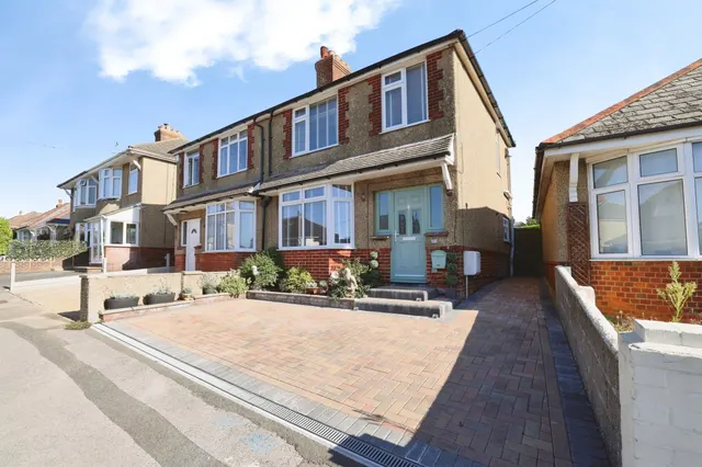 Queen Mary Road, Salisbury, SP2, photo 1