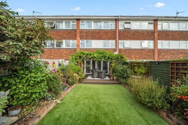 Photo 3 — Buckingham Avenue, West Molesey KT8 1TG