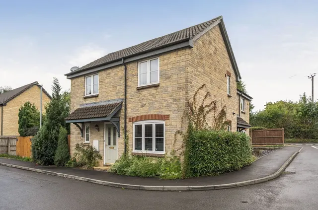 Lewis Close, Chilcompton, BA3, photo 1