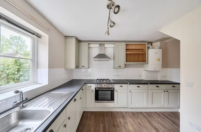 Lewis Close, Chilcompton, BA3, photo 2